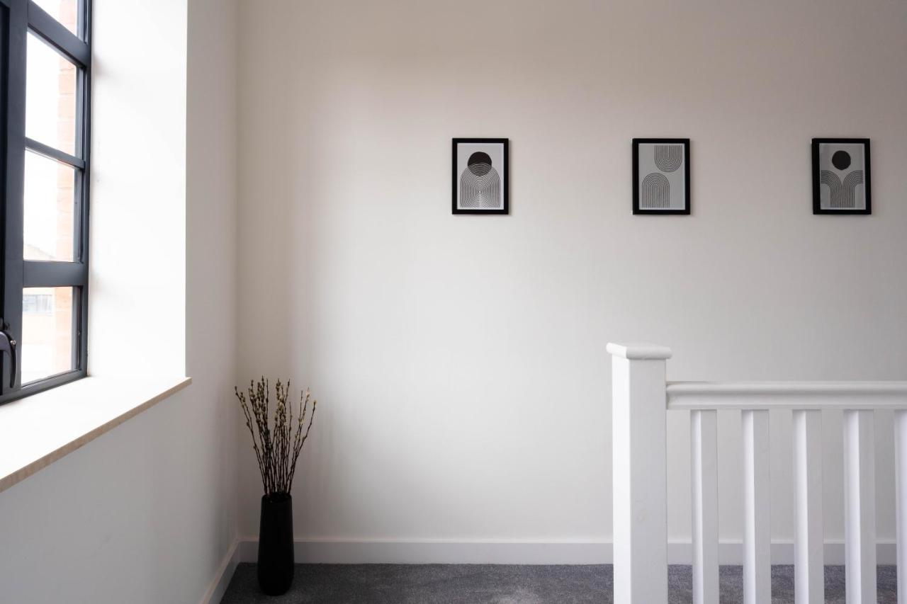 Stunning Townhouse With Pool Table Villa Birmingham Exteriör bild